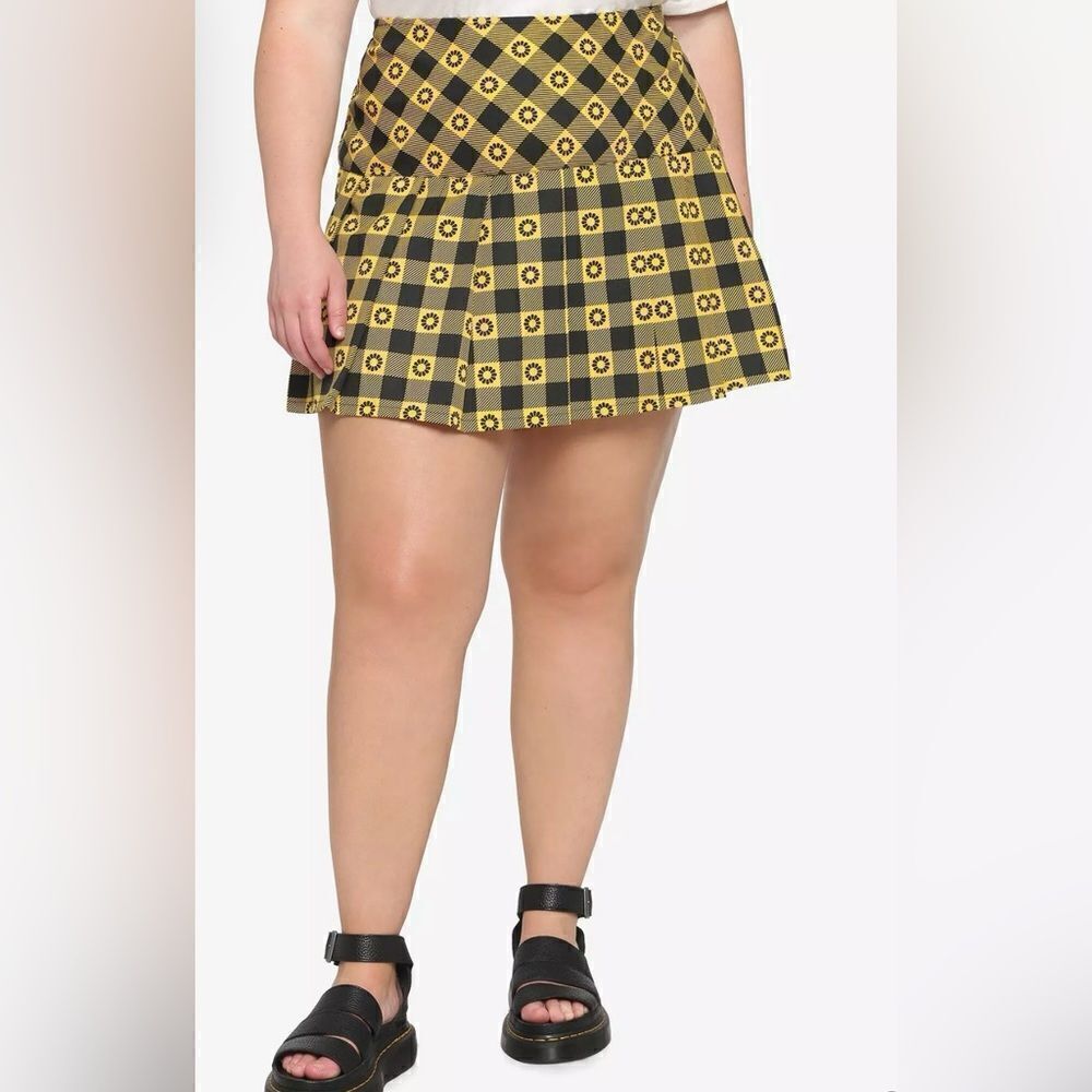 Hot Topic Yellow & Black Flower Plaid Skirt